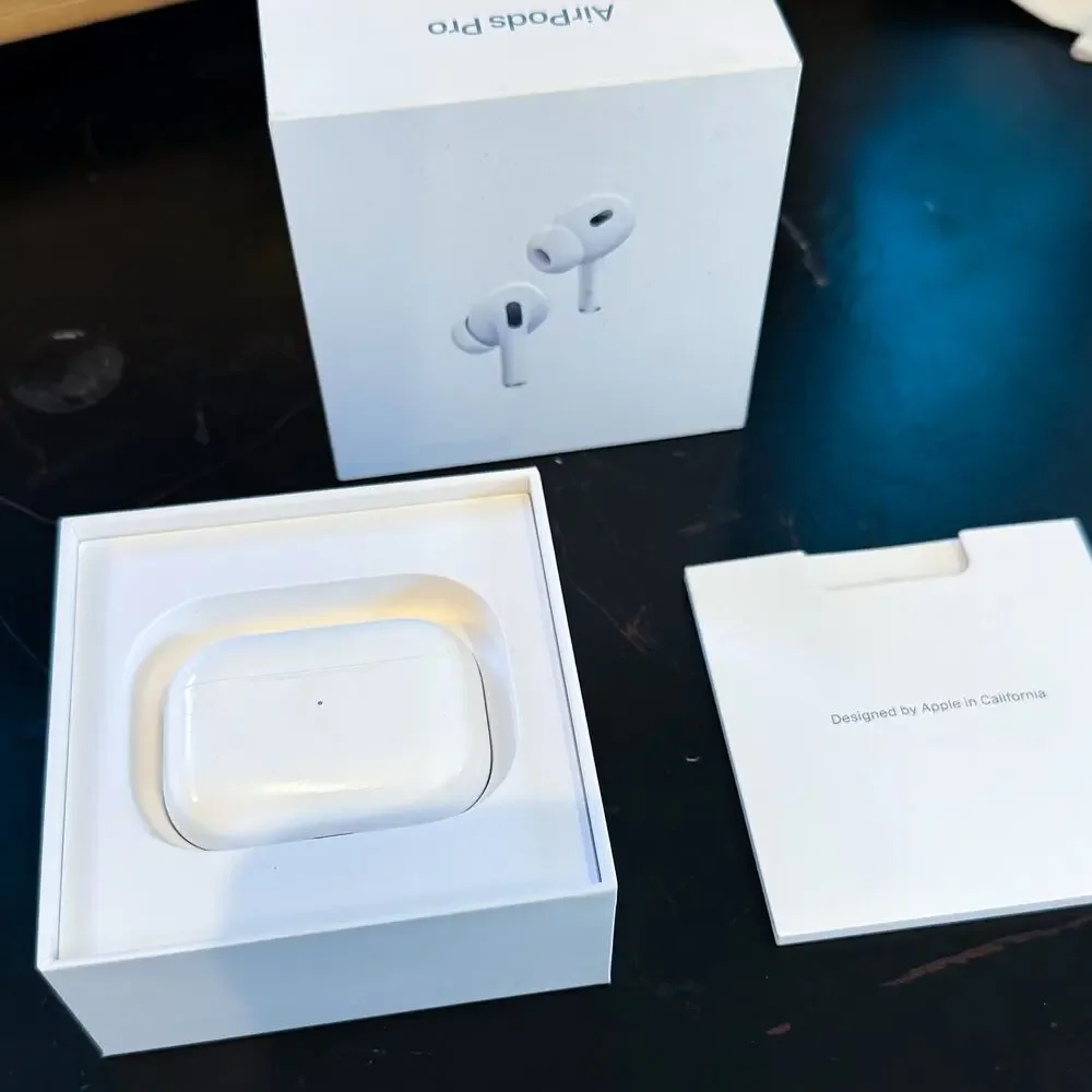 Apple AirPods Pro 1st Gen A2084 Lightning Case + Box Good Used Condition